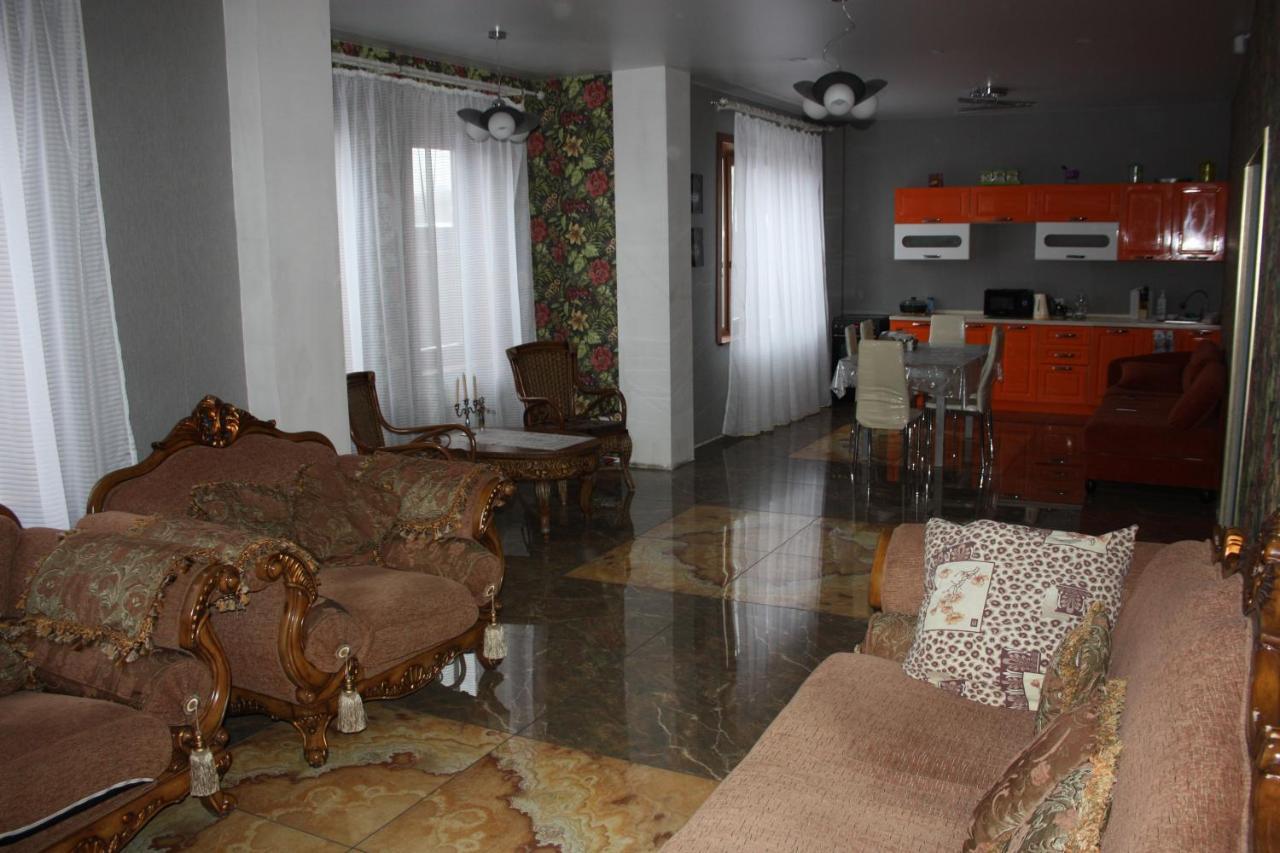 Guest House On Naberezhnaya St Baykalsk Exterior photo